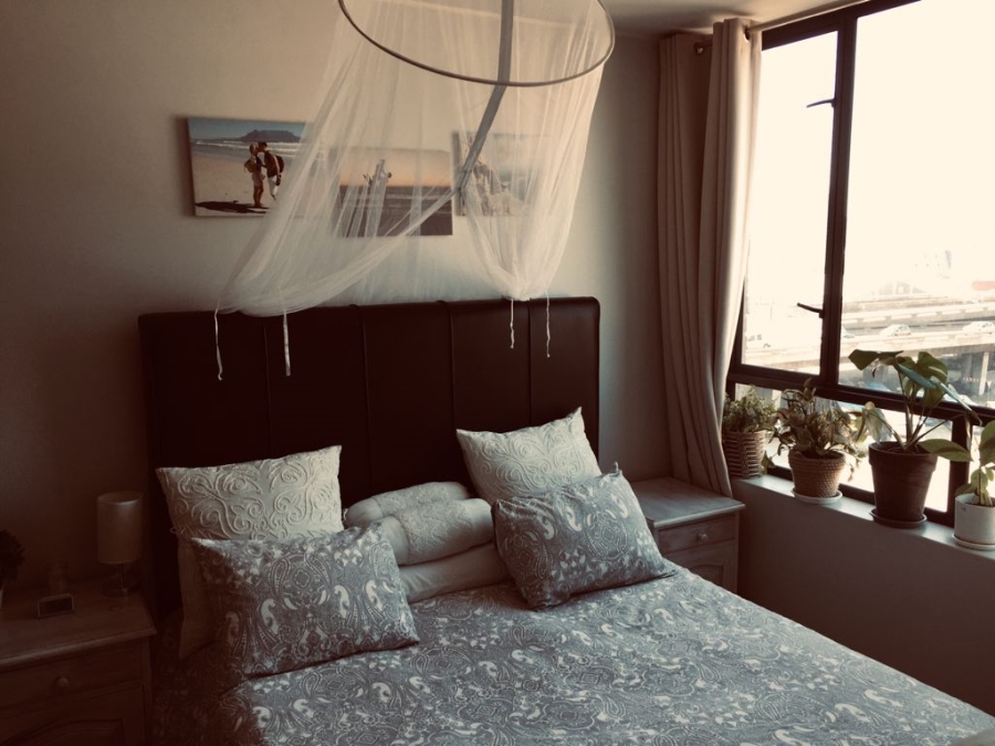 To Let 2 Bedroom Property for Rent in Green Point Western Cape